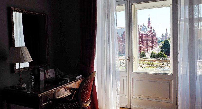 Cumpar mobilier vechi